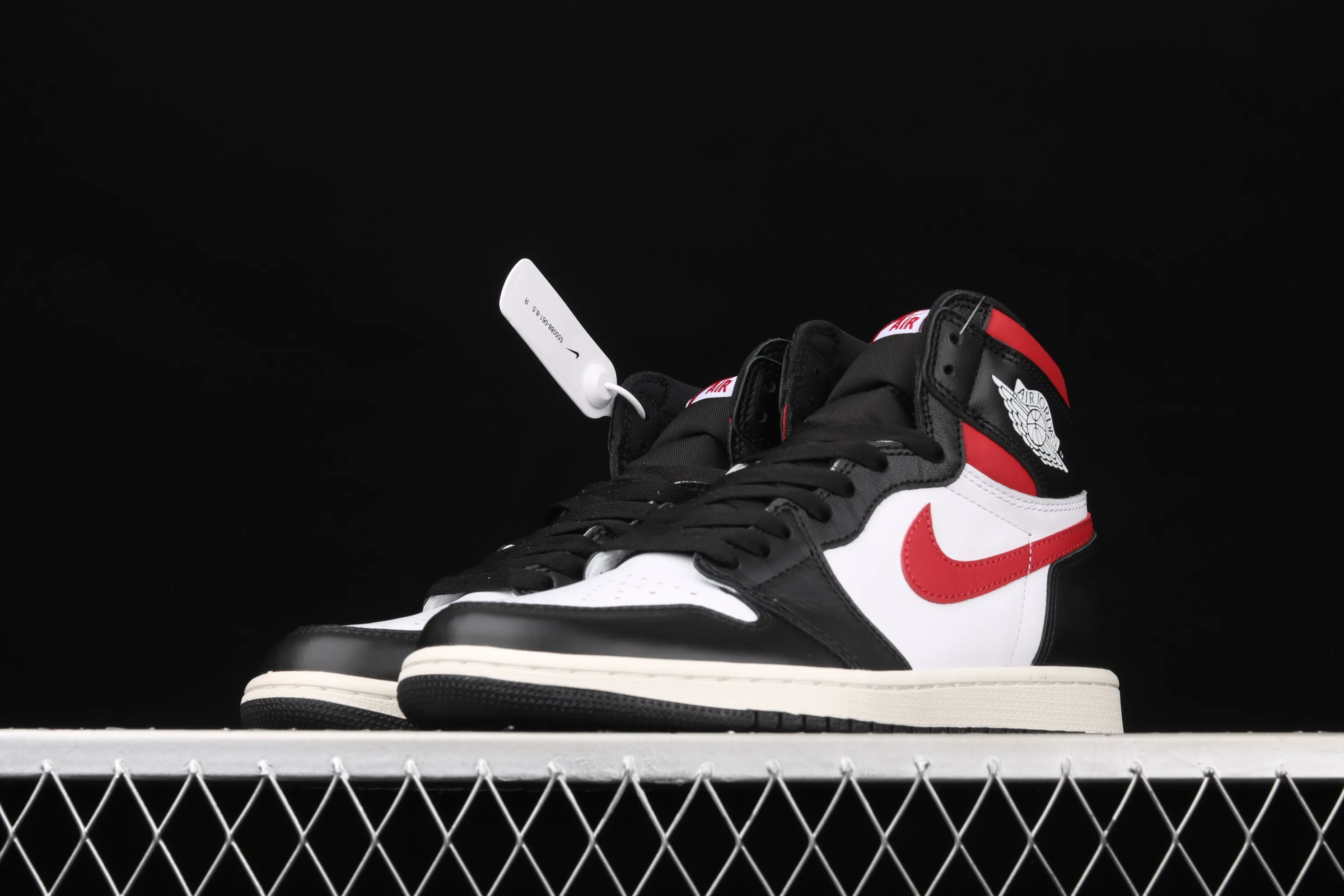All categories Air Jordan Jordan series basketball shoes Air Jordan 1 High H version Air Jordan 1 Retro High OG "Gym red" AJ1 Joe 1 black and white red 555088-061